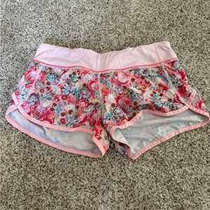 Lululemon Speed Up Short. Size 6. Floral print.